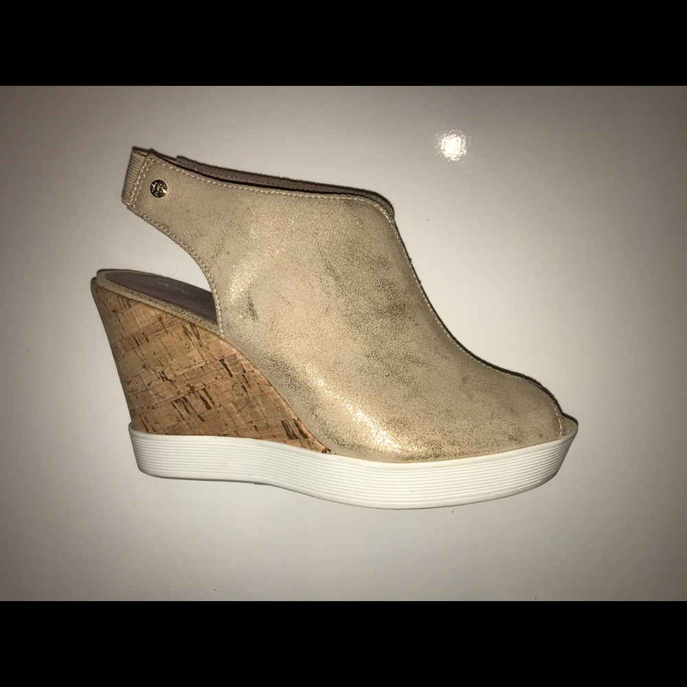 New Donald Pliner Wedges